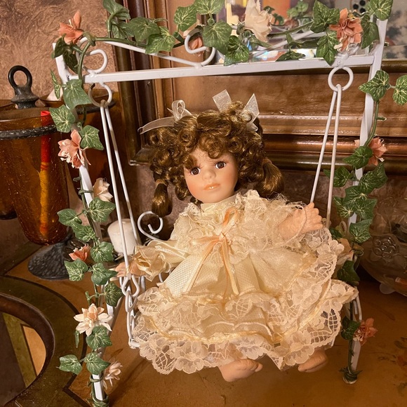 Other Displayed Only Leonardo Collection Collectors Porcelain Doll On
